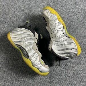 Nike Air Foamposite One Shoes Mens Size 8 Silver Volt Penny Sneakers 575420-004